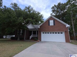 Building Photo - 995 Maggie Way