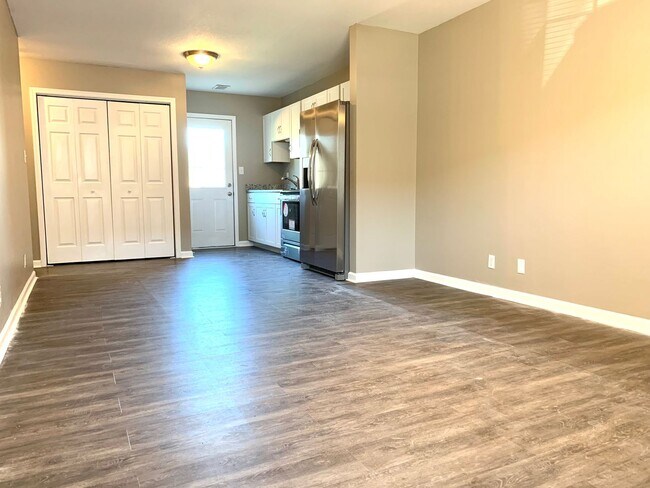 Building Photo - 604 Cory Dr