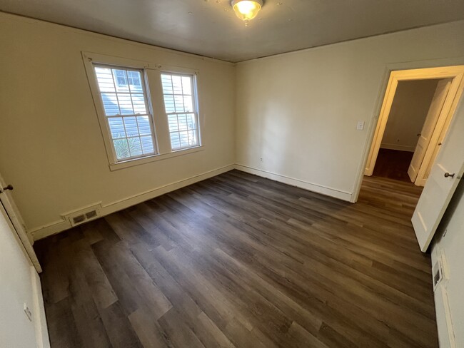Building Photo - 671 S Converse St