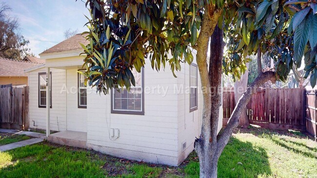 Foto del edificio - 124 Walden St