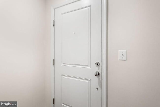 Foto del edificio - 12854 Cloverleaf Center Drive
