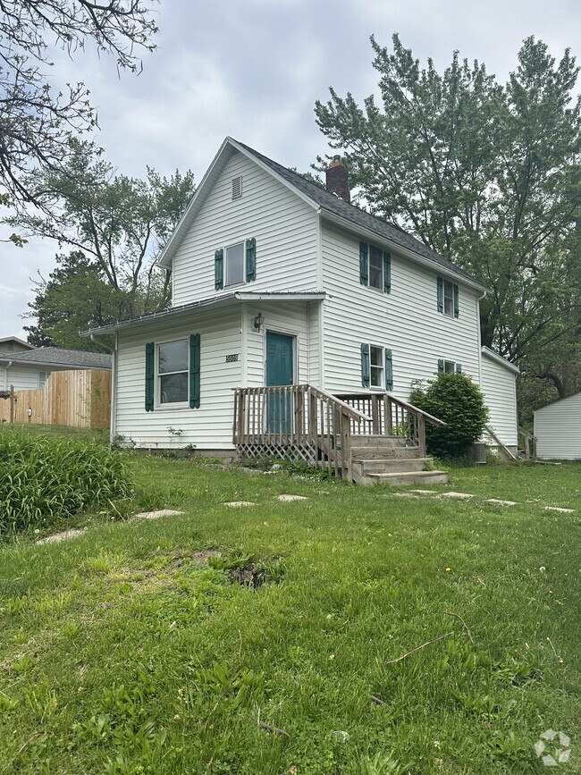 Building Photo - 5009 Hoagland Ave