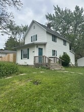 Building Photo - 5009 Hoagland Ave