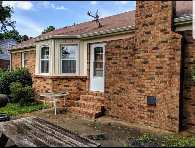 Patio - 4626 Southampton Arch
