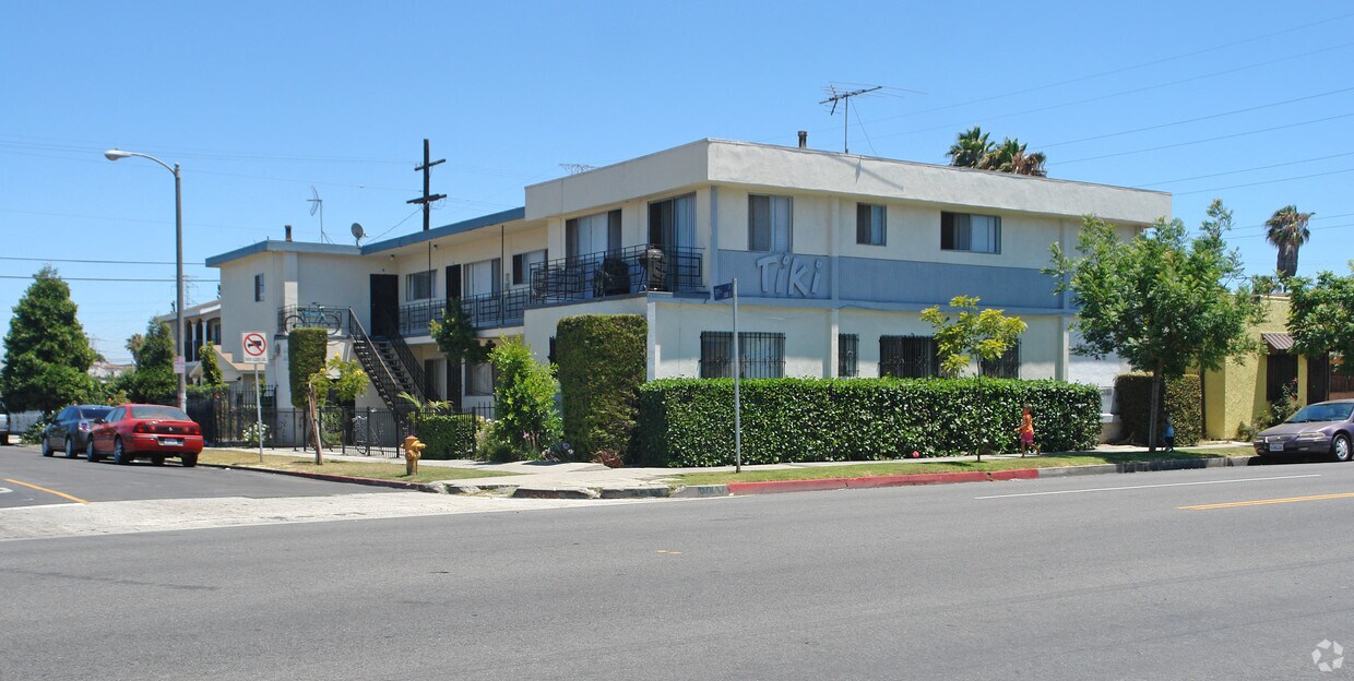 Primary Photo - 9700 S San Pedro St