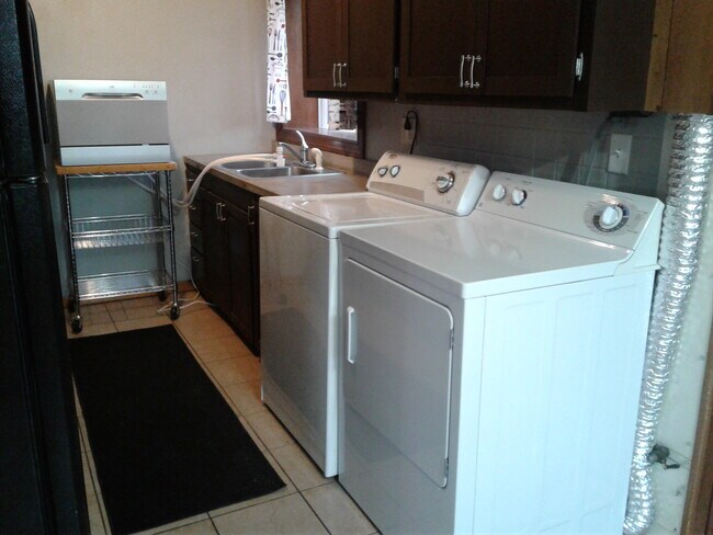w & d and dishwasher - 3210 O Ave NW