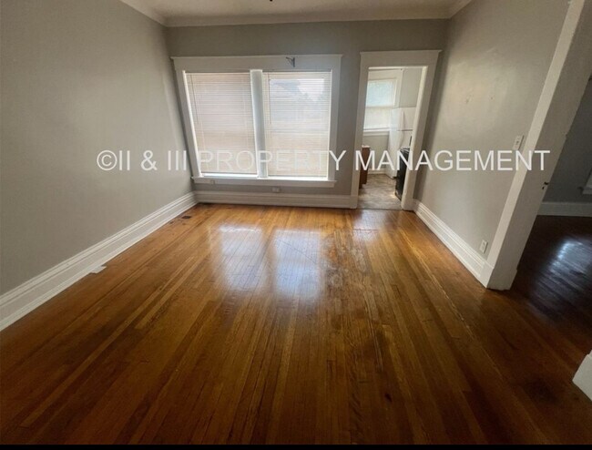 Foto del edificio - 221 W 37th St