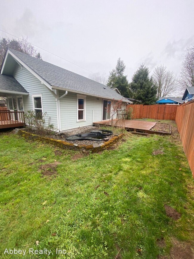 Building Photo - 2 br, 1 bath House - 902 Garrison ST NE