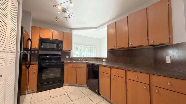 Foto del edificio - 3457 NW 44th St