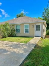 Building Photo - 3807 Putnam Dr