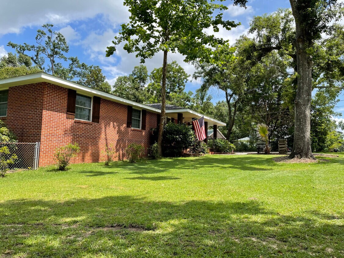 Primary Photo - 22950 Lincoln St