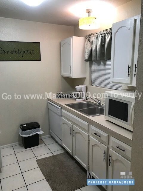 Building Photo - 125 Franklin Ave 105 - FURNISHED-2 Bed
