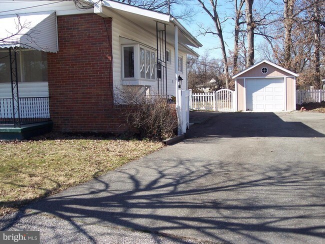 Building Photo - 908 Phylen Ct