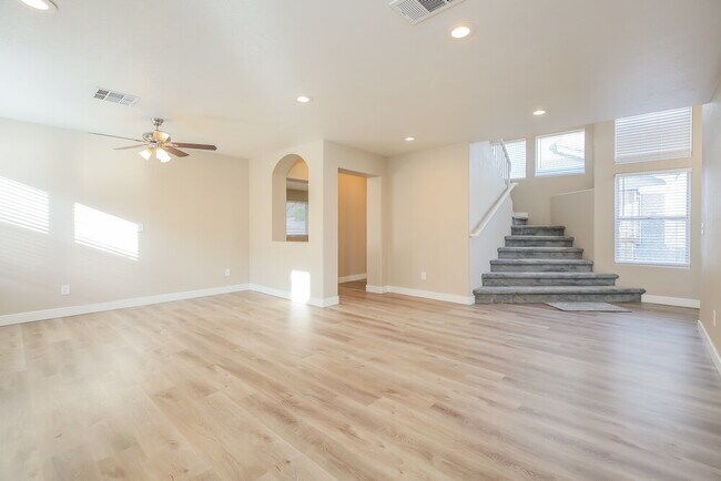 Building Photo - 4375 Coyote Crest Ct