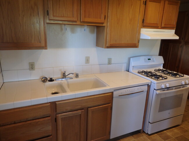 Kitchen cabinets - 5 Reed Ranch Rd