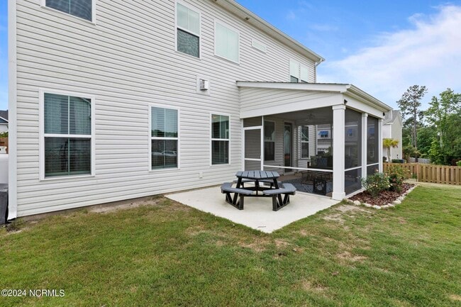 Building Photo - 907 W Arboria Dr