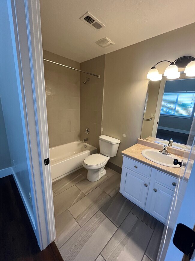 Master Bathroom - 67 E 200 N