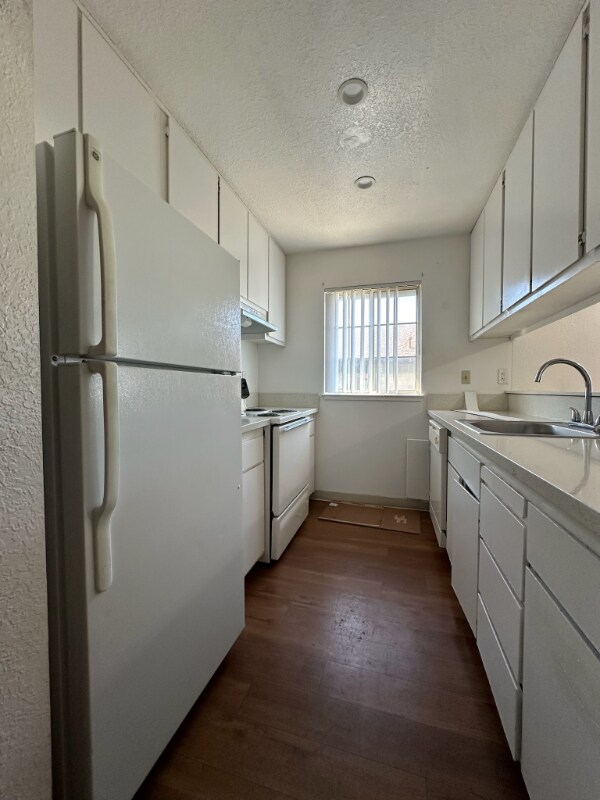 Building Photo - 5421 El Camino Ave