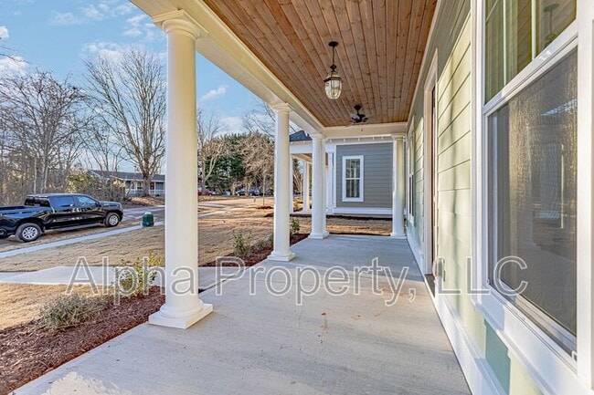 Building Photo - 111 Hemlock Dr