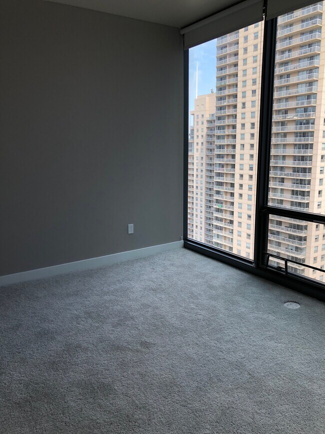 Foto del edificio - 539 N State St