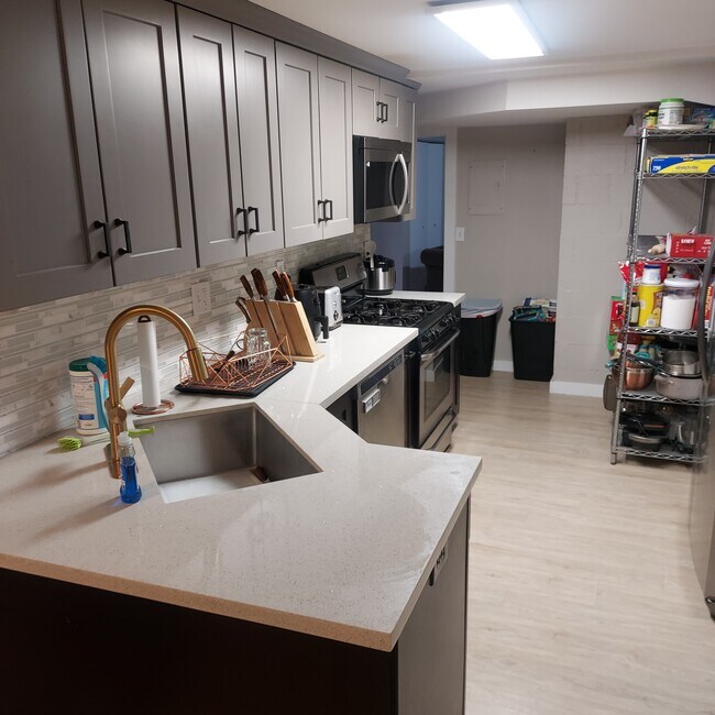Building Photo - 575 S 1200 W