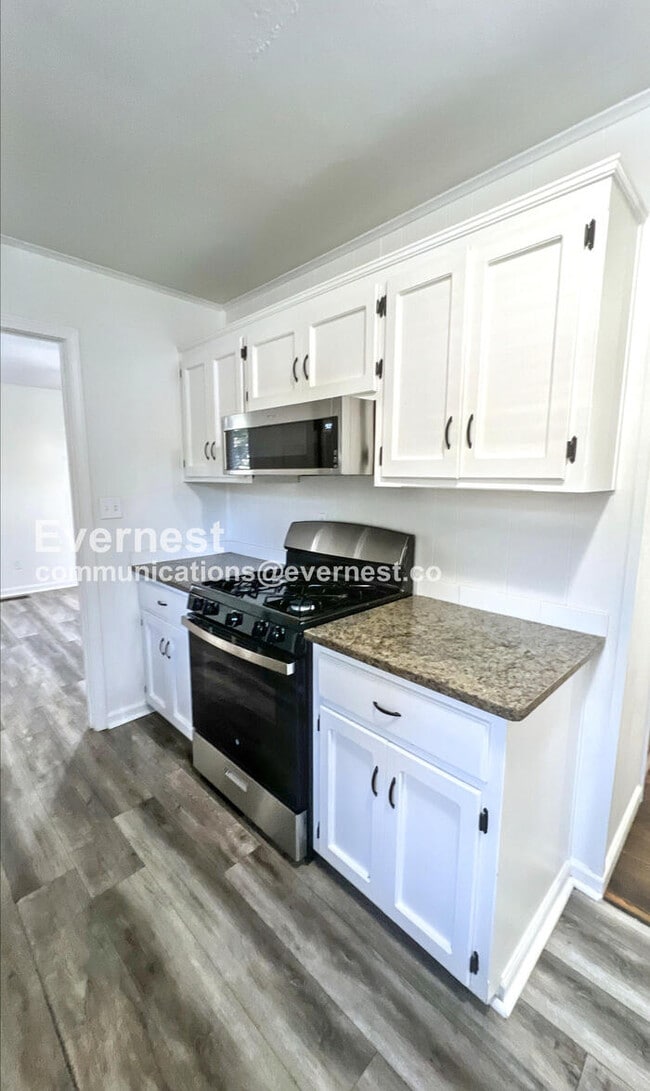 Building Photo - 11305 E 50th Terrace