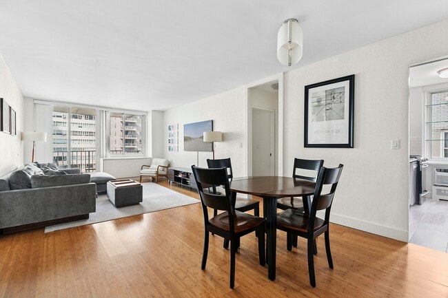 Building Photo - 220 E 65th St