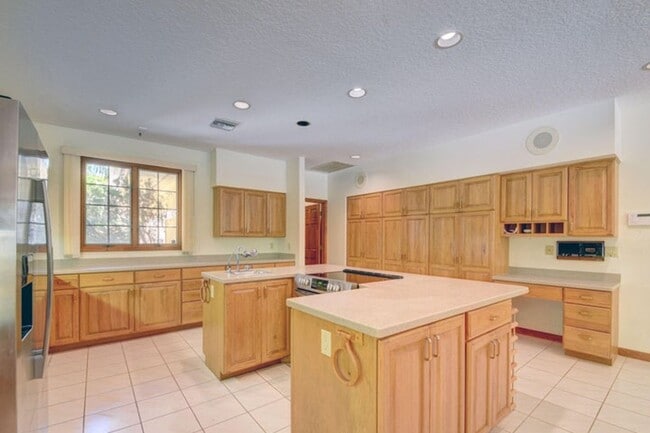 Building Photo - 9033 Winding Woods Dr