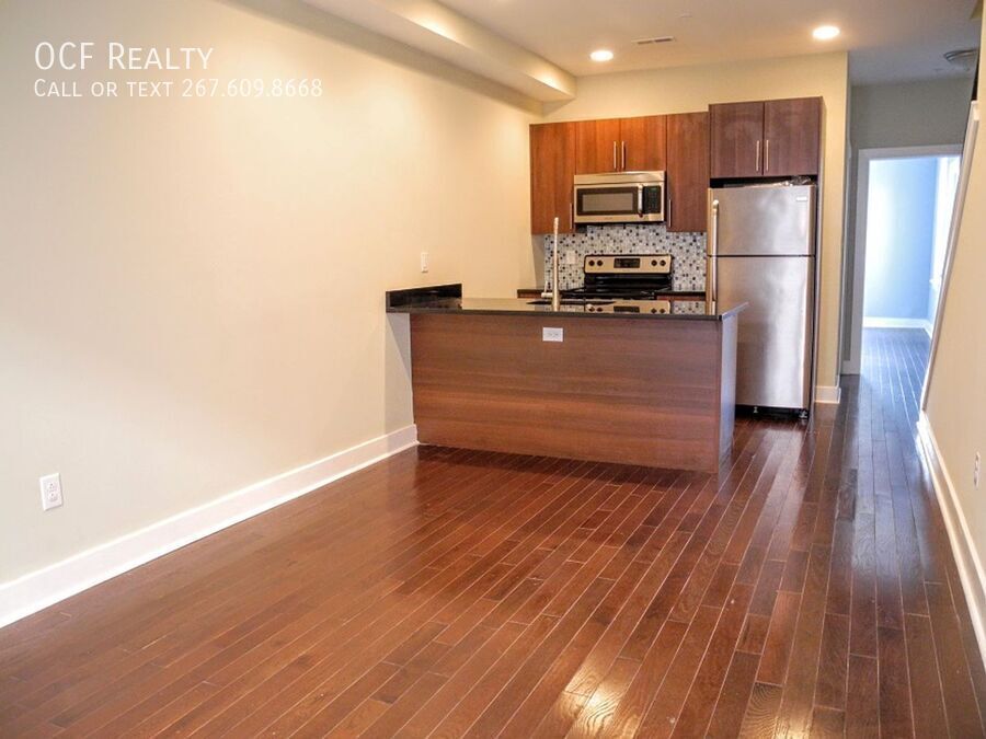 Primary Photo - Three Bed Fairmount Apartment