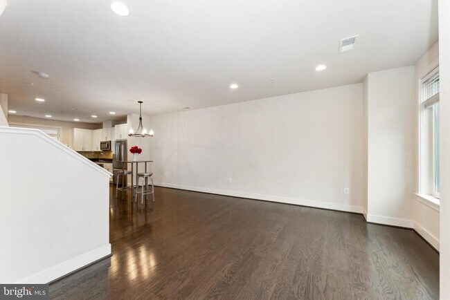 Foto del edificio - 16316 Decker Pl