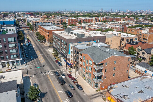 Foto aérea - 1655-1657 N Western Ave