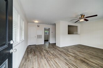 Building Photo - 427 W 16th St