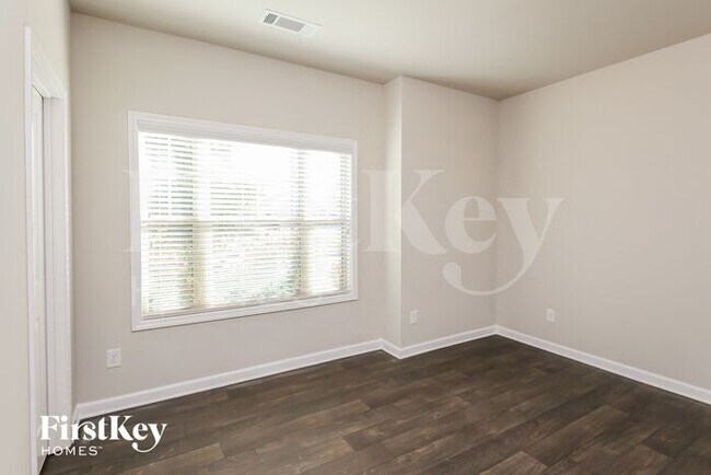 Foto del edificio - 4523 Brayden Dr