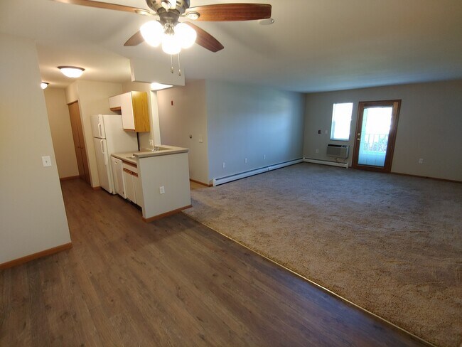 Foto del edificio - 394 Pine Tree Dr