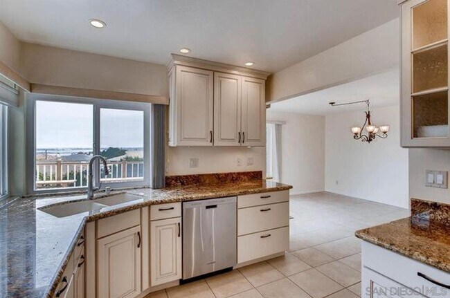 Foto del edificio - **** INCREDIBLE VIEWS 3 BED 2 BATH HOME! B...