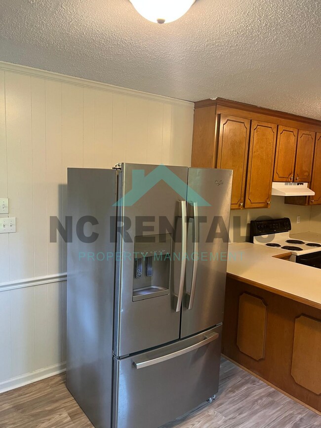 Foto del edificio - 617 Ileagnes Rd