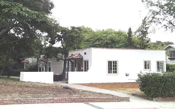 Foto principal - 1780-1786 N Sierra Bonita Ave