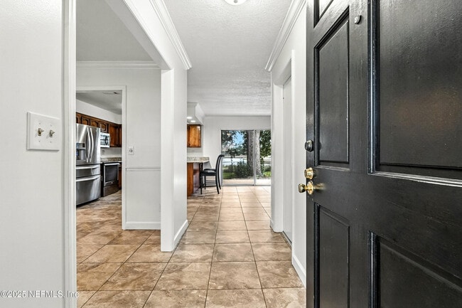 Building Photo - 1734 Hammock Cir W