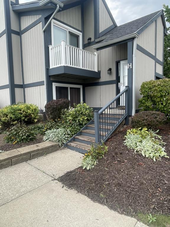 Building Photo - 8982 Portage Pointe Dr