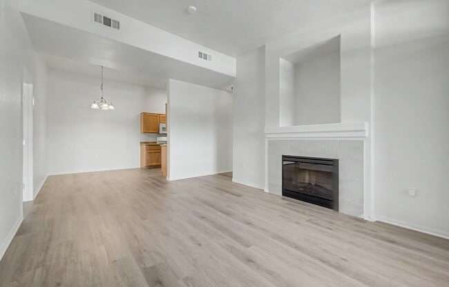 Building Photo - Gated 3 Bedroom condo located just off 215 & Eastern!