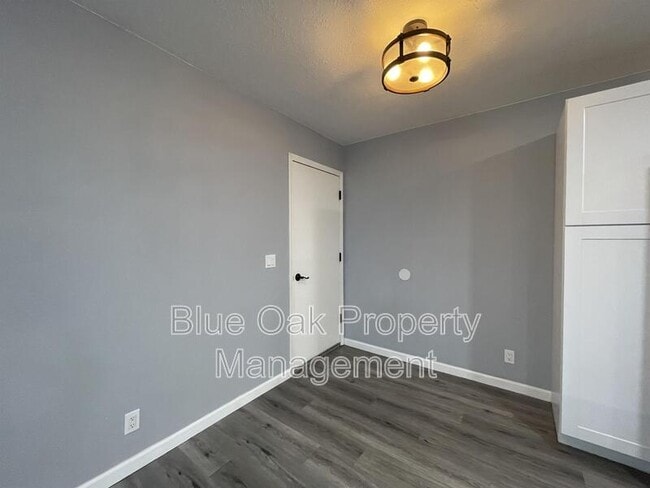 Building Photo - 1 Carson St