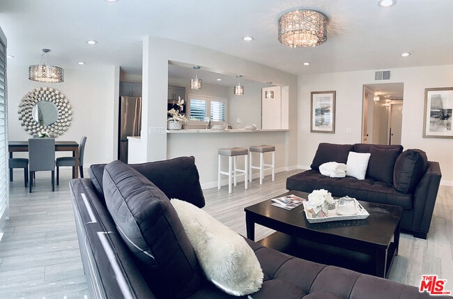 Foto del edificio - 4642 Park Granada Park