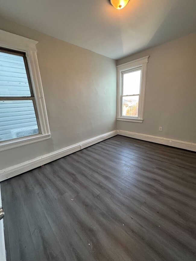 Building Photo - 75 Pierce St