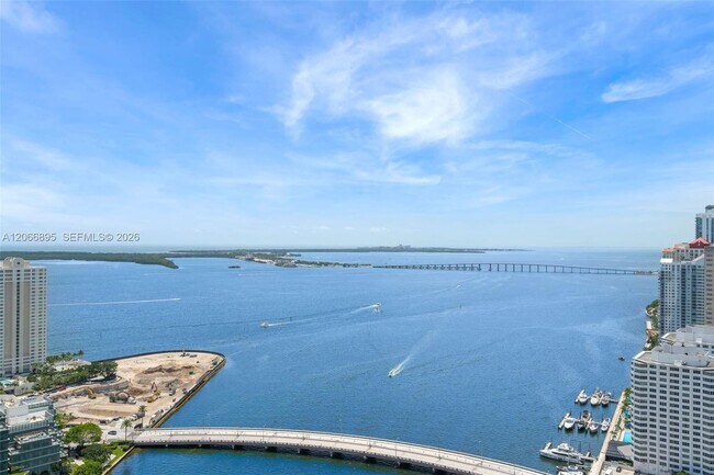 Foto del edificio - 495 Brickell Ave