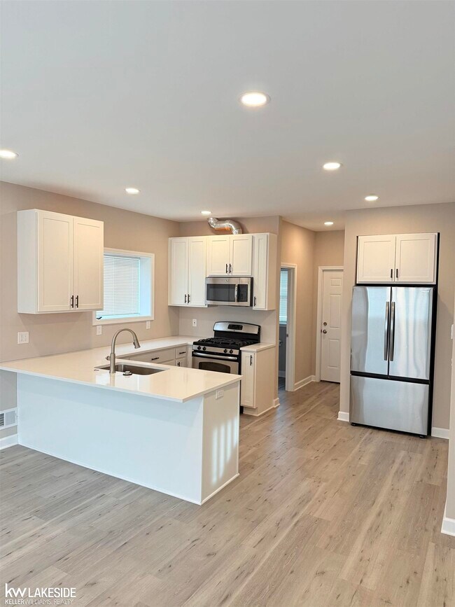 Foto del edificio - 22001 Lakeview St