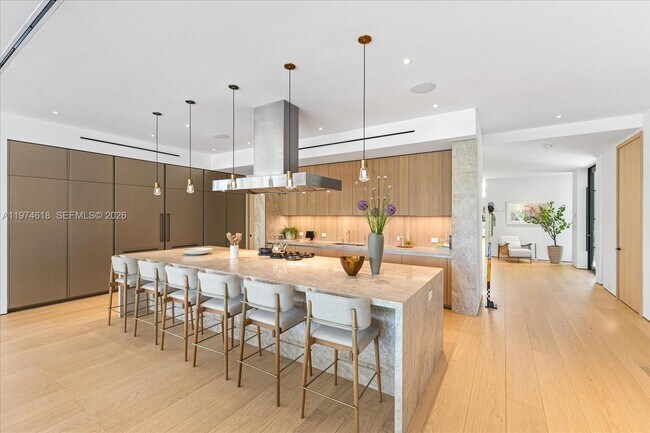 Foto del edificio - 1510 W 23rd St