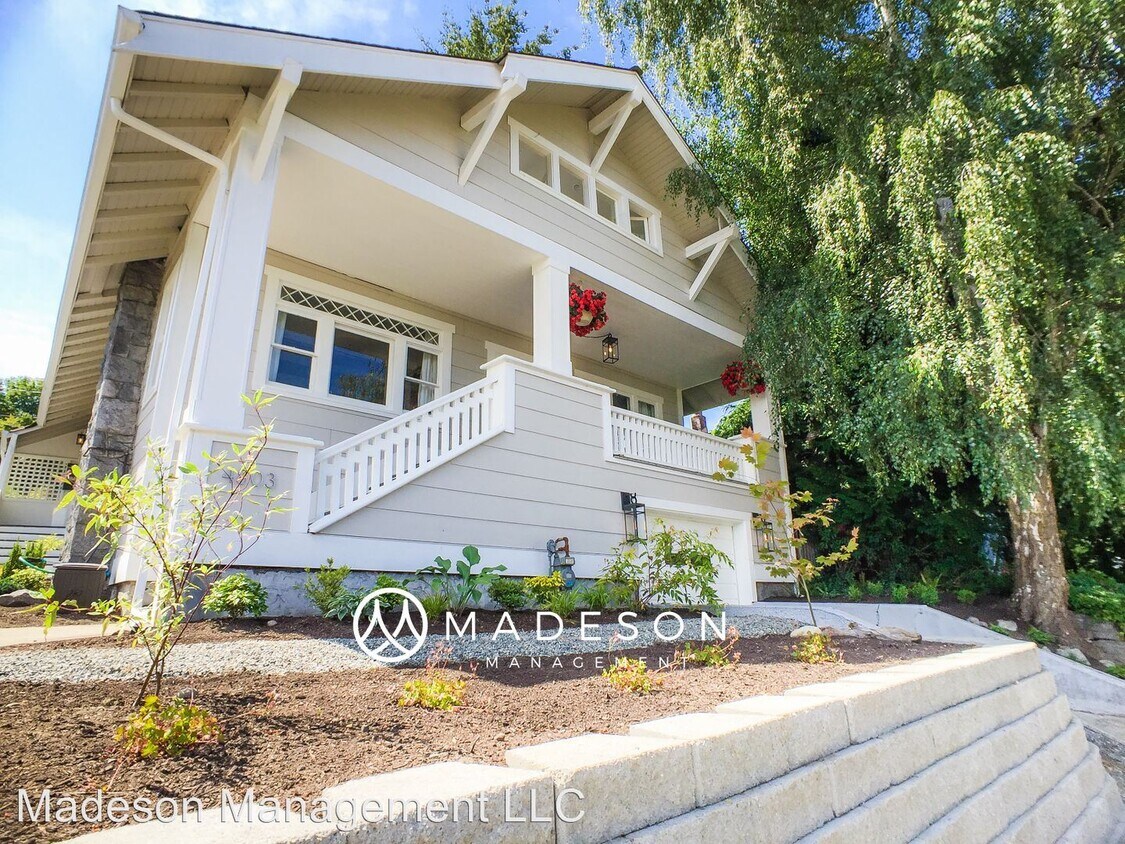 Foto principal - 4803 Whitman Ave N