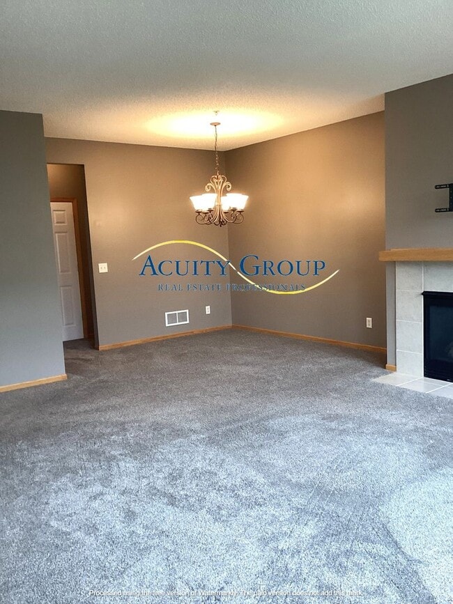 Building Photo - 3BR, 3BA End-Unit Townhome in Ramsey