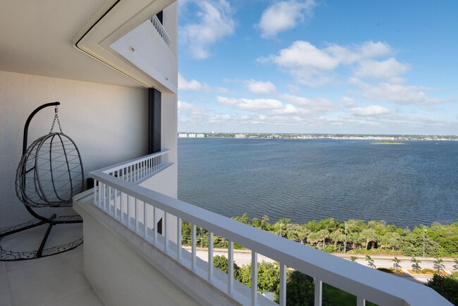 Foto del edificio - 5080 N Ocean Dr