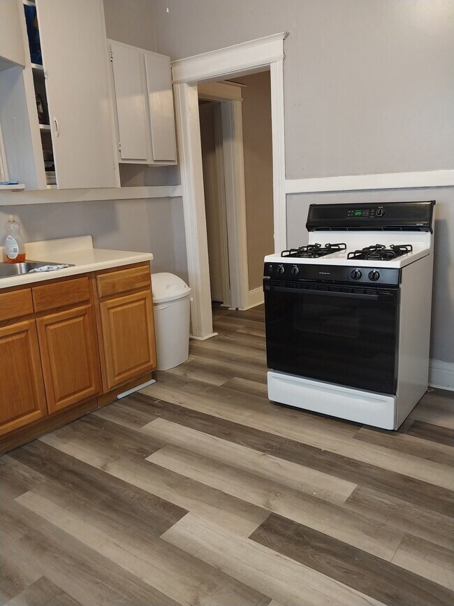 Kitchen - 183 Norton St